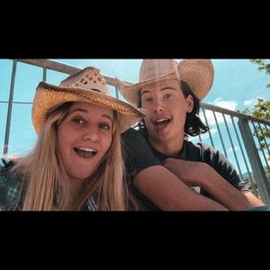 Meet your Posher, Holly